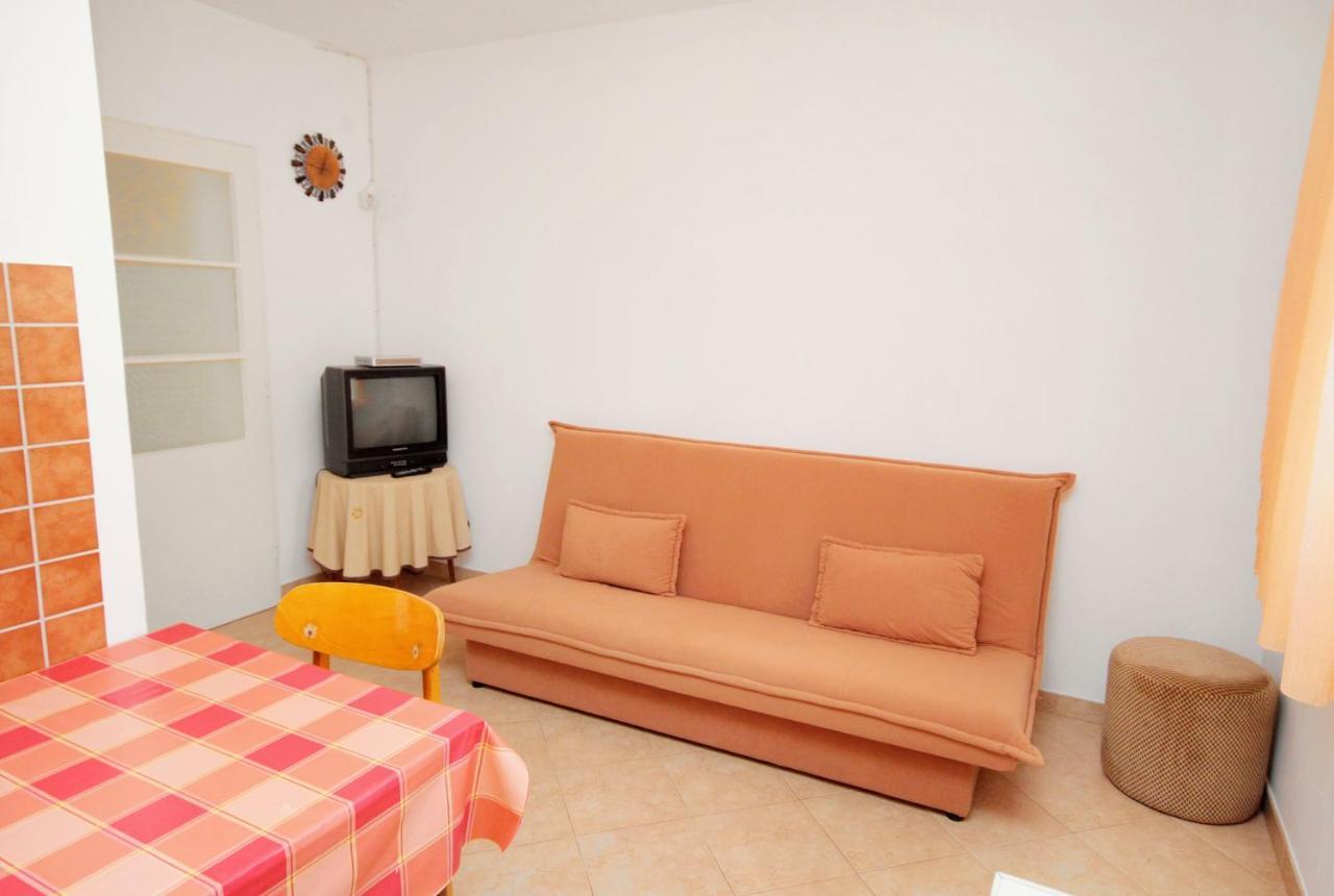 Apartments With A Parking Space Novi Vinodolski - 5587 المظهر الخارجي الصورة