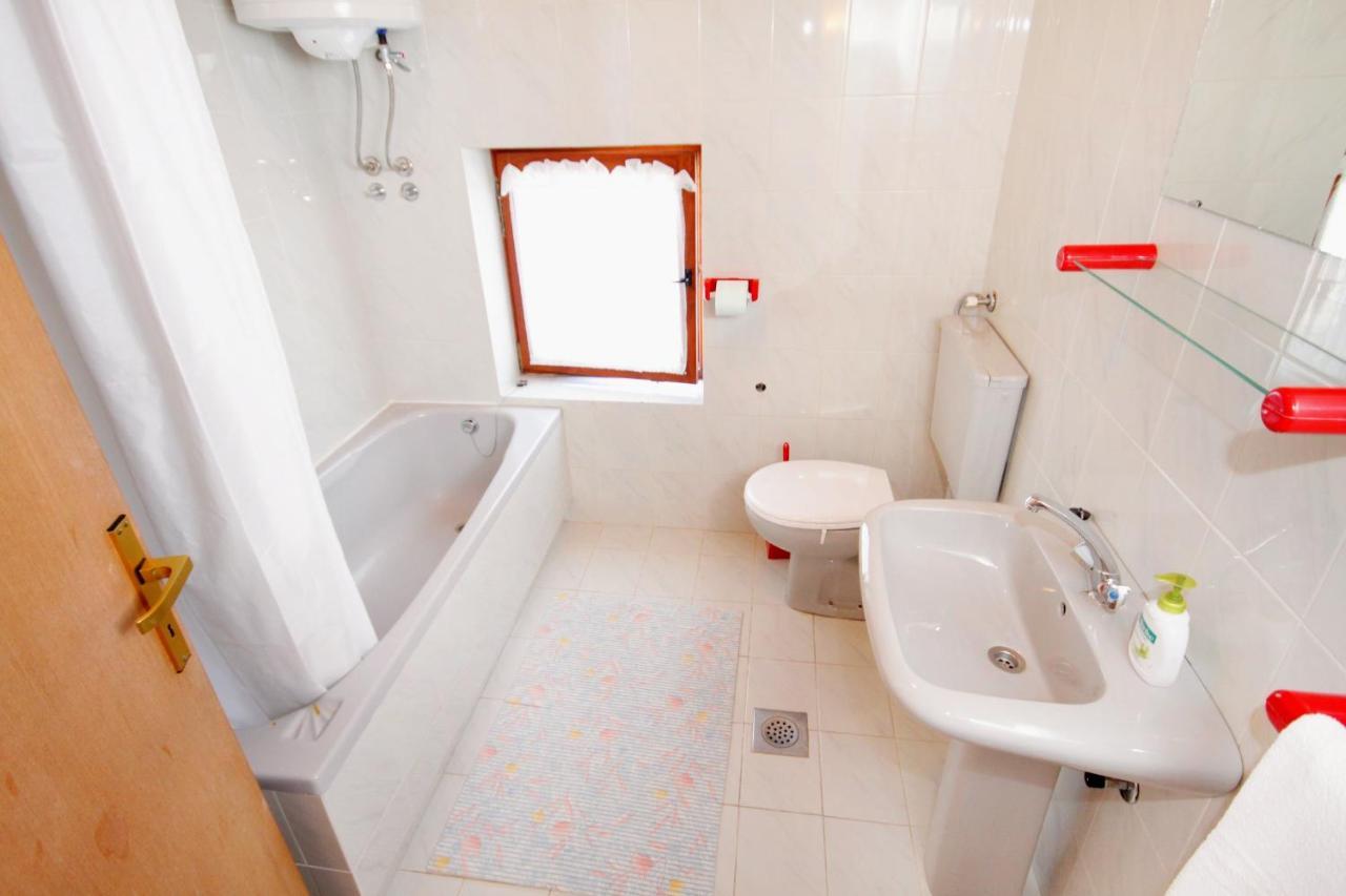 Apartments With A Parking Space Novi Vinodolski - 5587 المظهر الخارجي الصورة